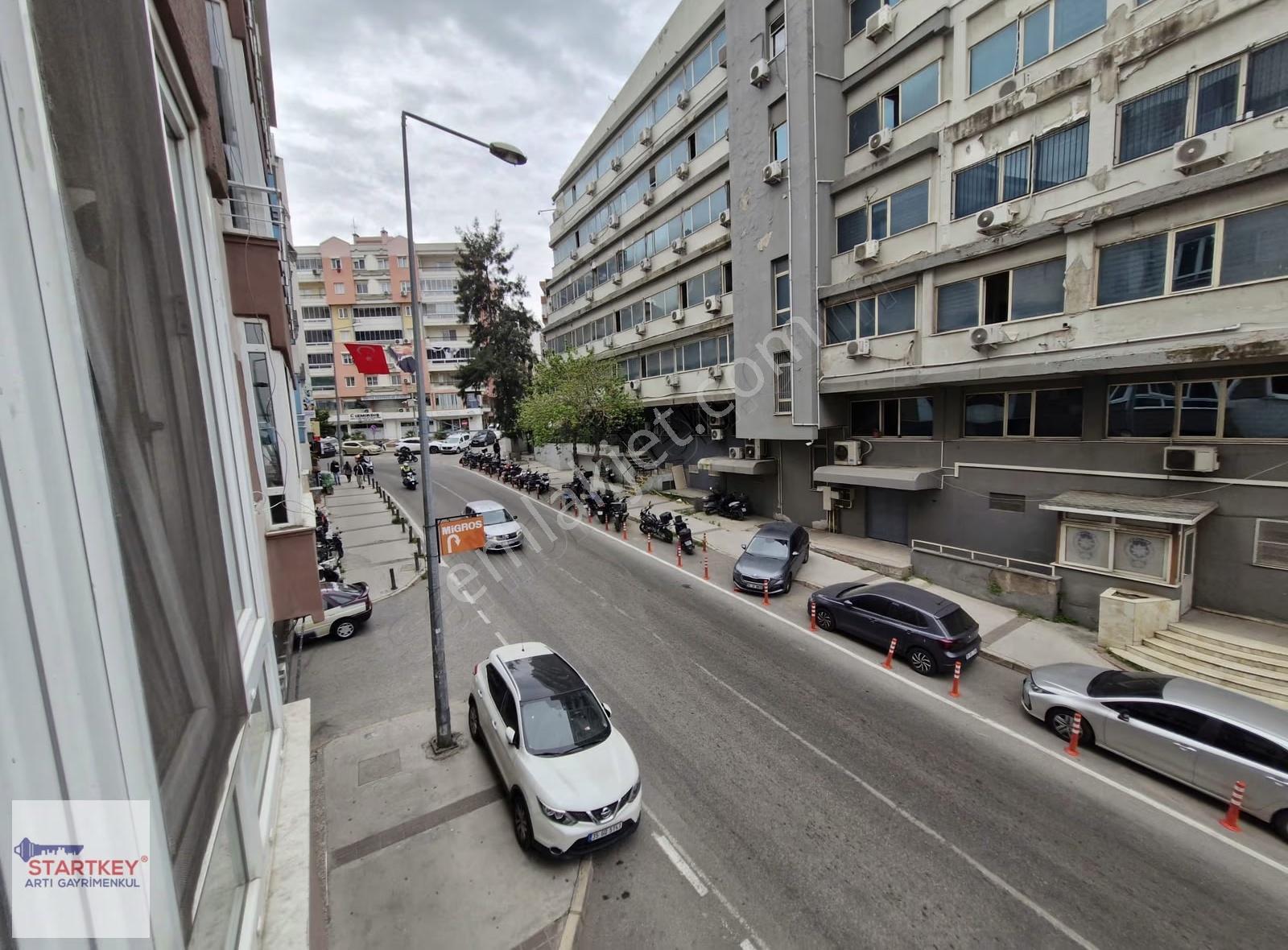 Yeşilyurt Esenlik Mah Gökdere Caddesi Üzeri Kiralık 3+1 Daire - Görsel 5