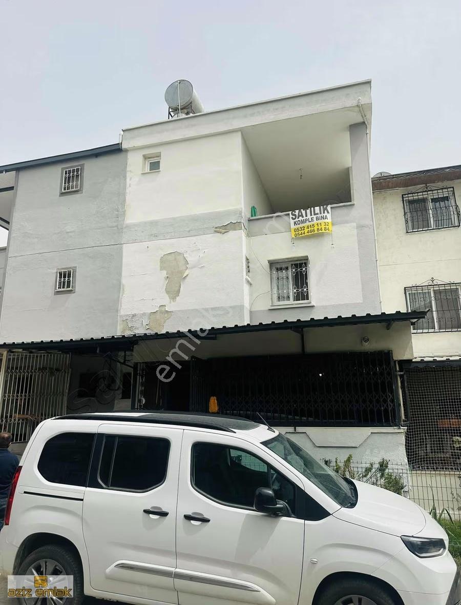 Aziz Emlak Çağdaşkent'te Satılık Havuzlu Villa 4 + 1 Doğal Gazlı