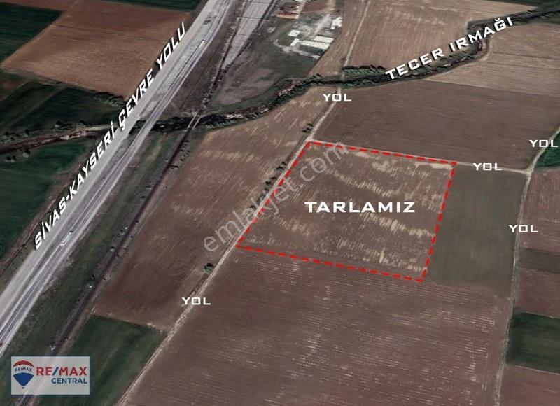 Re/max Central'dan Ulaş Aşağıada Köyünde 20.633 M2 Satılık Tarla