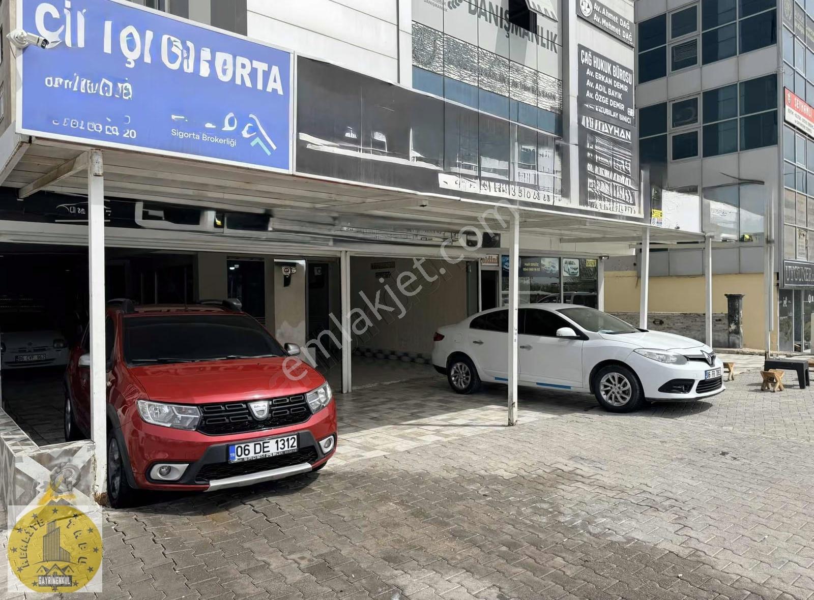 Galericiler Sitesinde Satılık 2 Adet Oto Galeri Alt Katlı