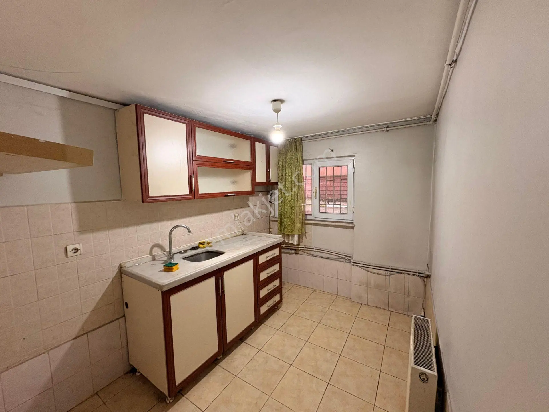 İmrahor Caddesi Üzeri Site İçerisinde 2+1 Daire