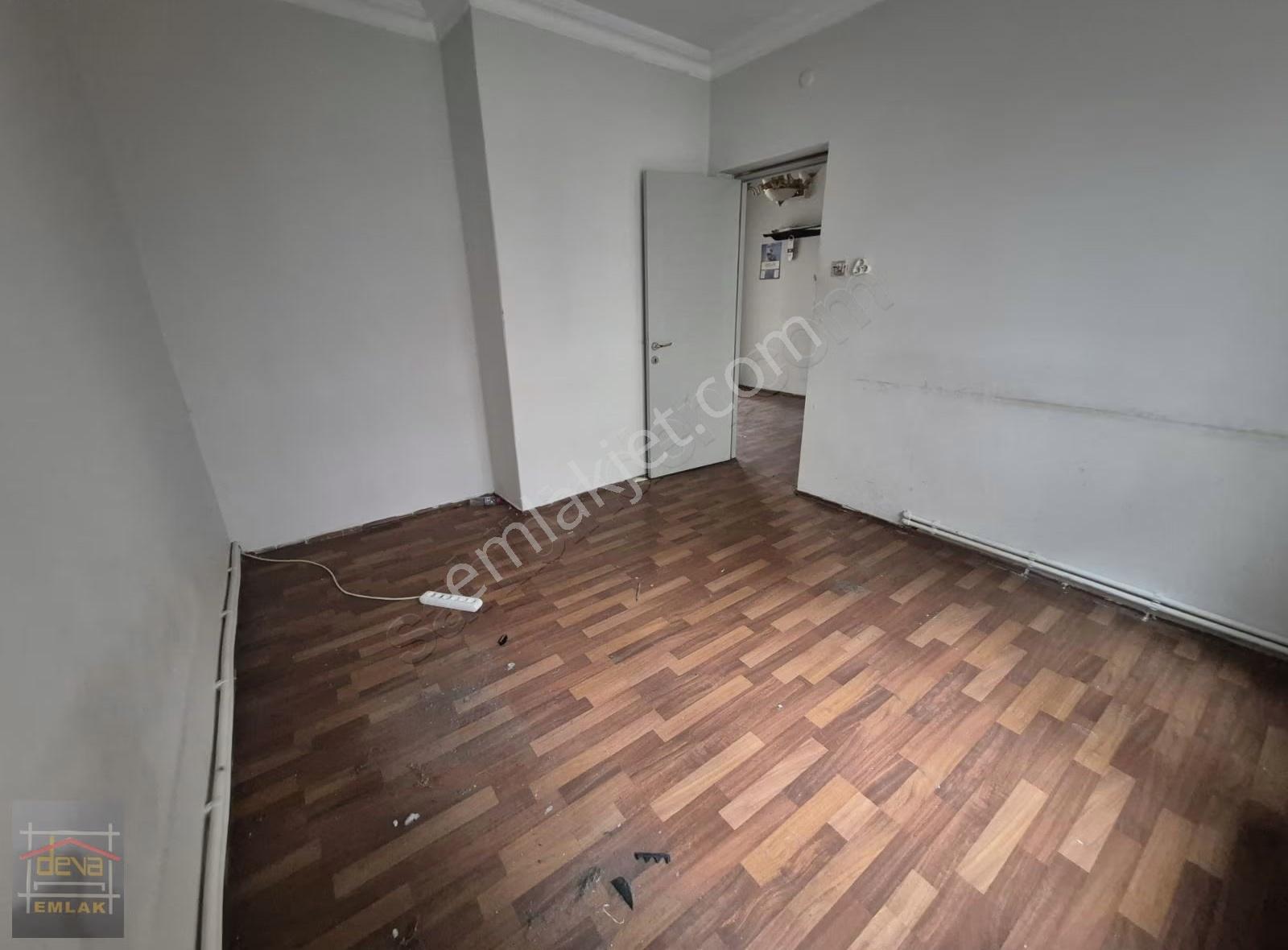 Deva'dan Halk Caddesinde Ulaşıma Yakın Balkonlu Kombili - Görsel 9