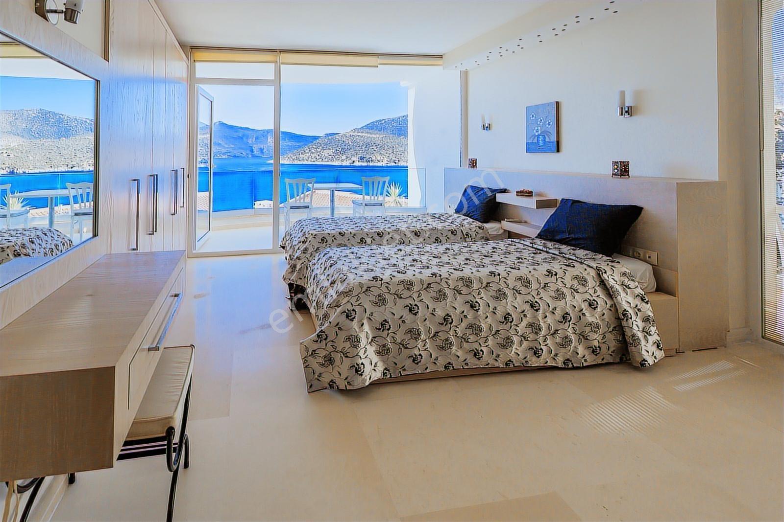 Kalkan Kömürlükte Harika Manzaralı Modern 4 Yatak Odalı Villa - Görsel 16