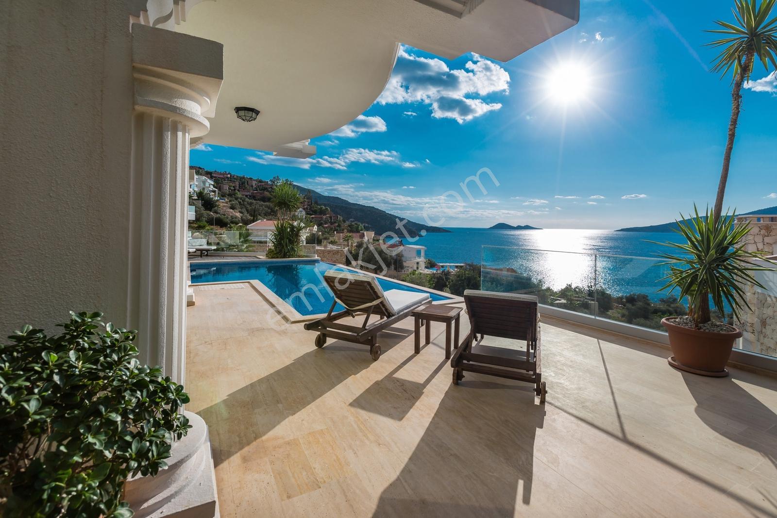 Kalkan Kömürlükte Harika Manzaralı Modern 4 Yatak Odalı Villa - Görsel 3