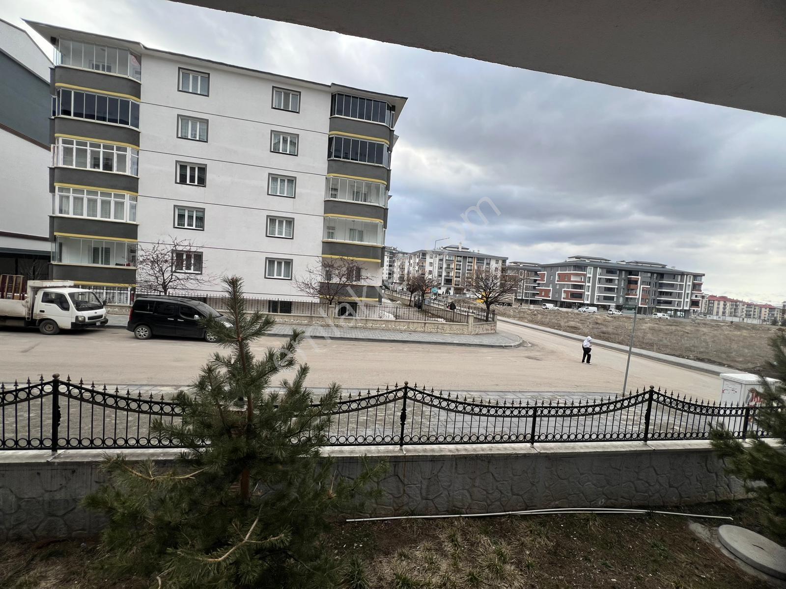 Şükrüpaşa Ömer Nasuhi'de Satılık 3+1 Asansörlü Bodrum Katı - Görsel 8
