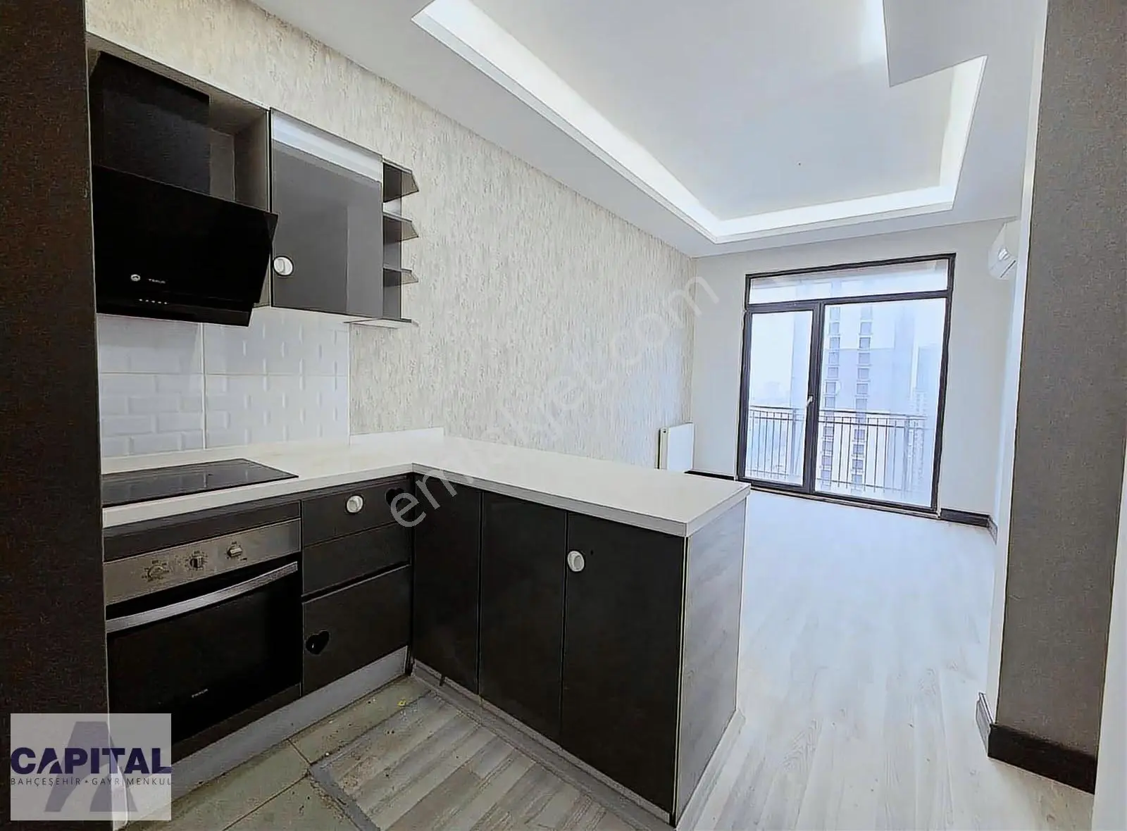 Bahçeşehir Suit'te 2+1 Kiralık