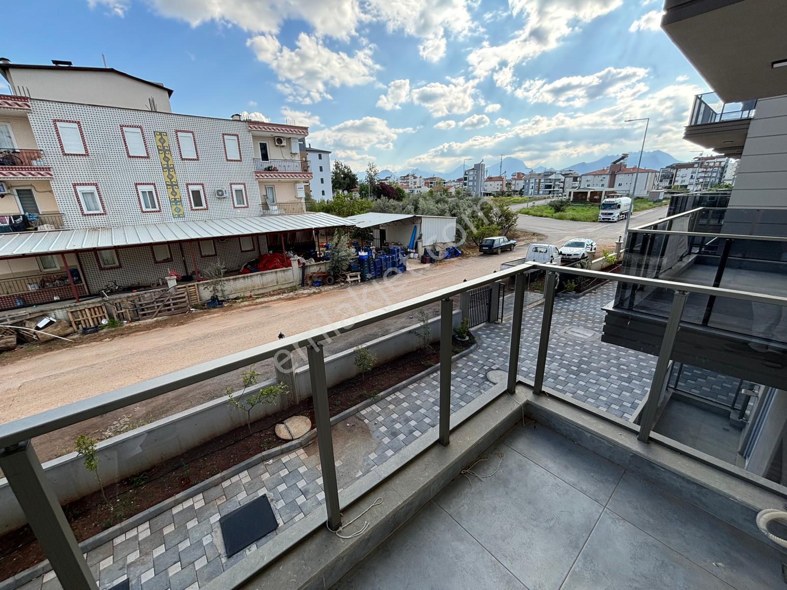 Döşemealtı Merkezde Belediye Karşısı Site İçinde 1+1 Balkonlu Kiralık Daire - Görsel 30