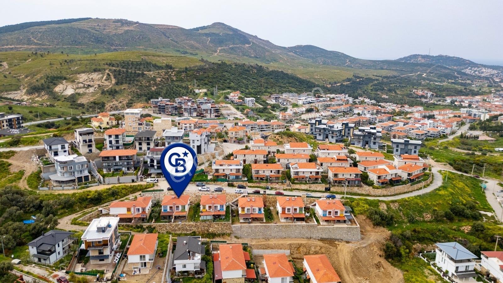 Yenifoça'da Satılık Müstakil Bahçeli 3+1 Villa - Görsel 16