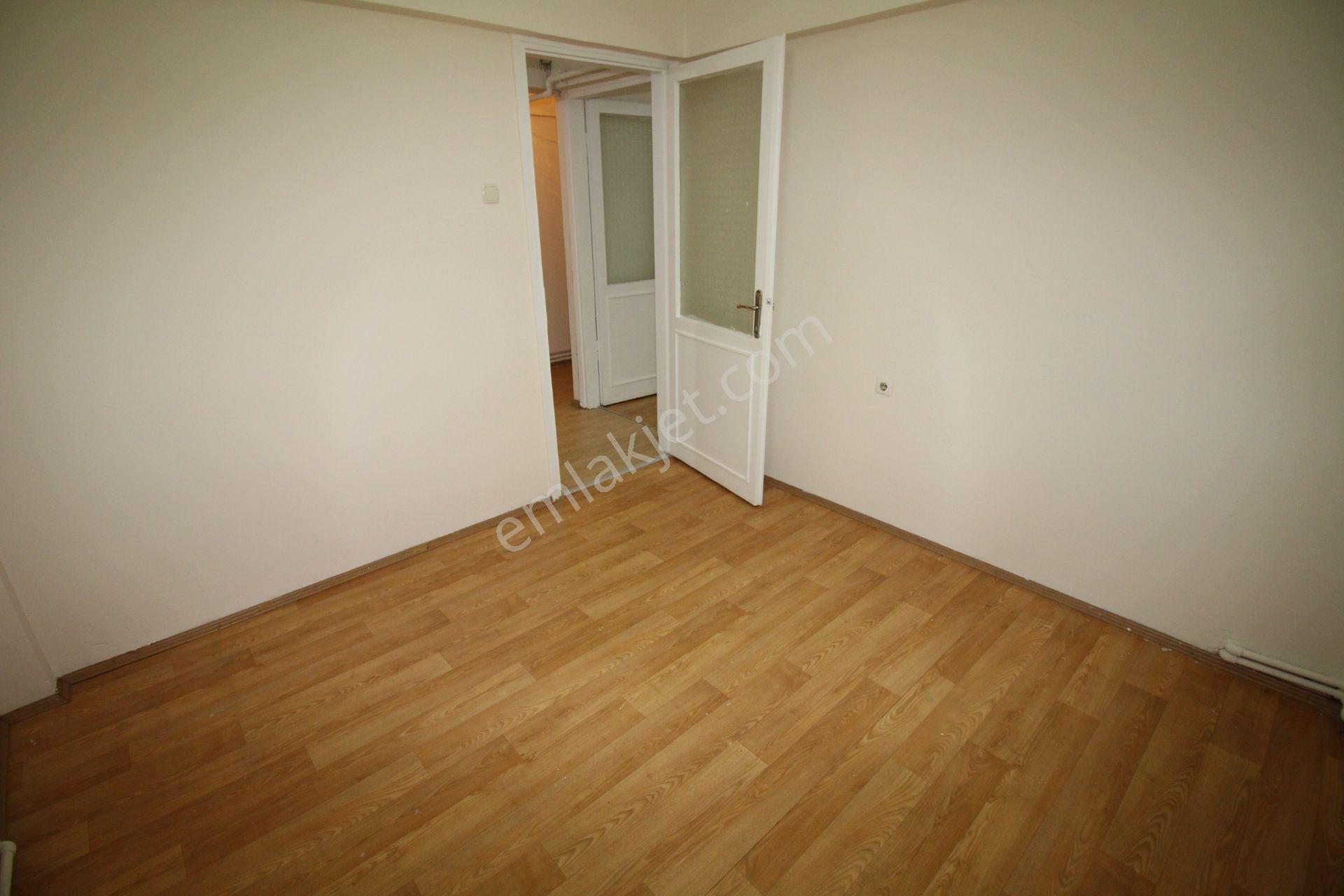Esenyalıda 3+1 Özel Bahçeli Zemin Üstü 1. Kat Kiralık Daire - Görsel 22