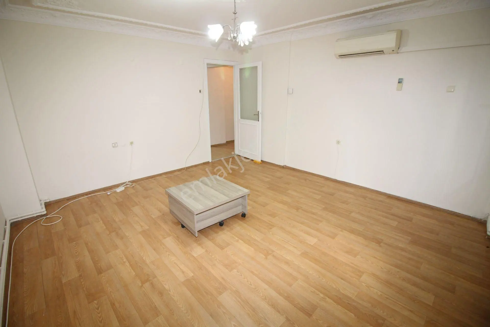 Esenyalıda 3+1 Özel Bahçeli Zemin Üstü 1. Kat Kiralık Daire - Görsel 3
