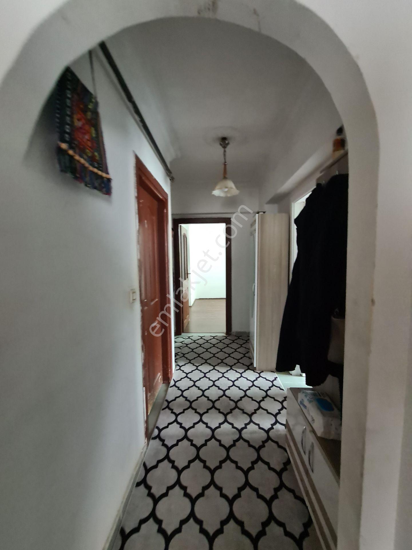Karakeçili Cad. Paraleli 3.kat Köşebaşı Cambalkonlu Kök Tapu 3+1 - Görsel 33