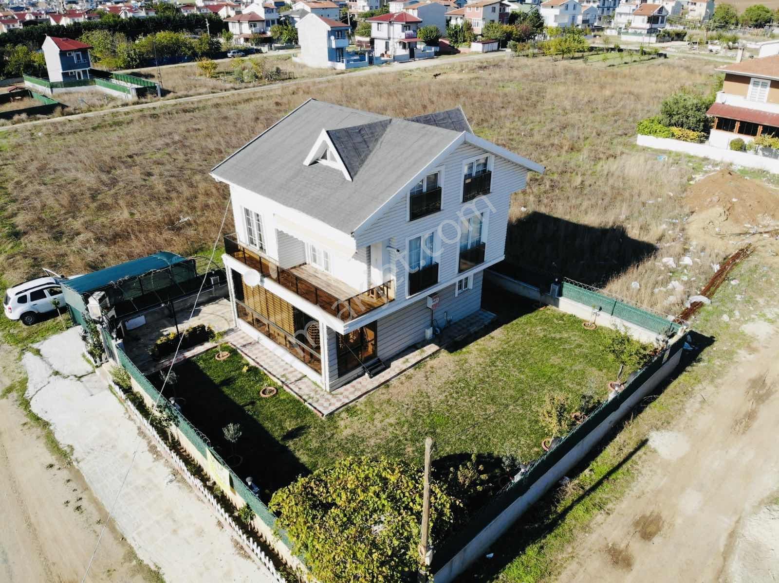Köşebaşı 310m2 Arsa İçinde Müstakil 5+1 İskanlı Lüx Villa