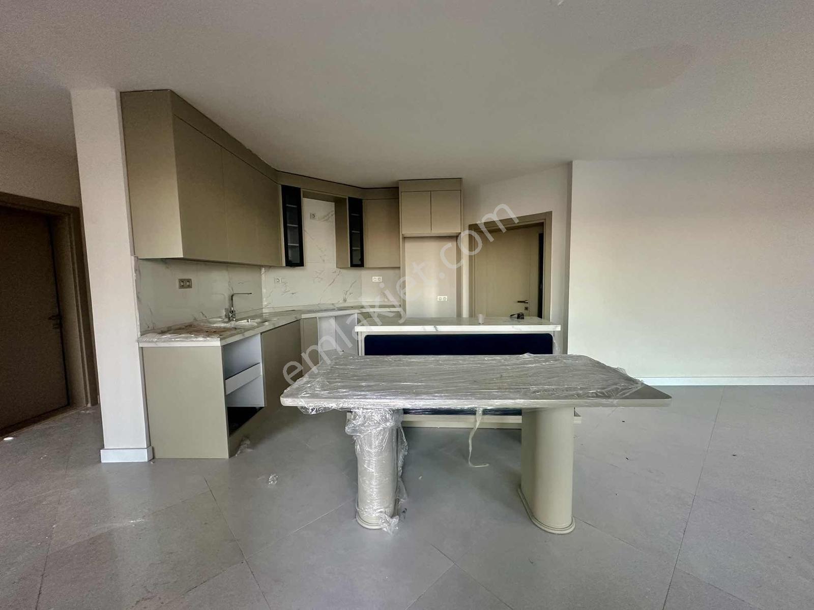 Fethiye Merkezde Eşsiz Marina Manzaralı Satılık Villa - Görsel 30