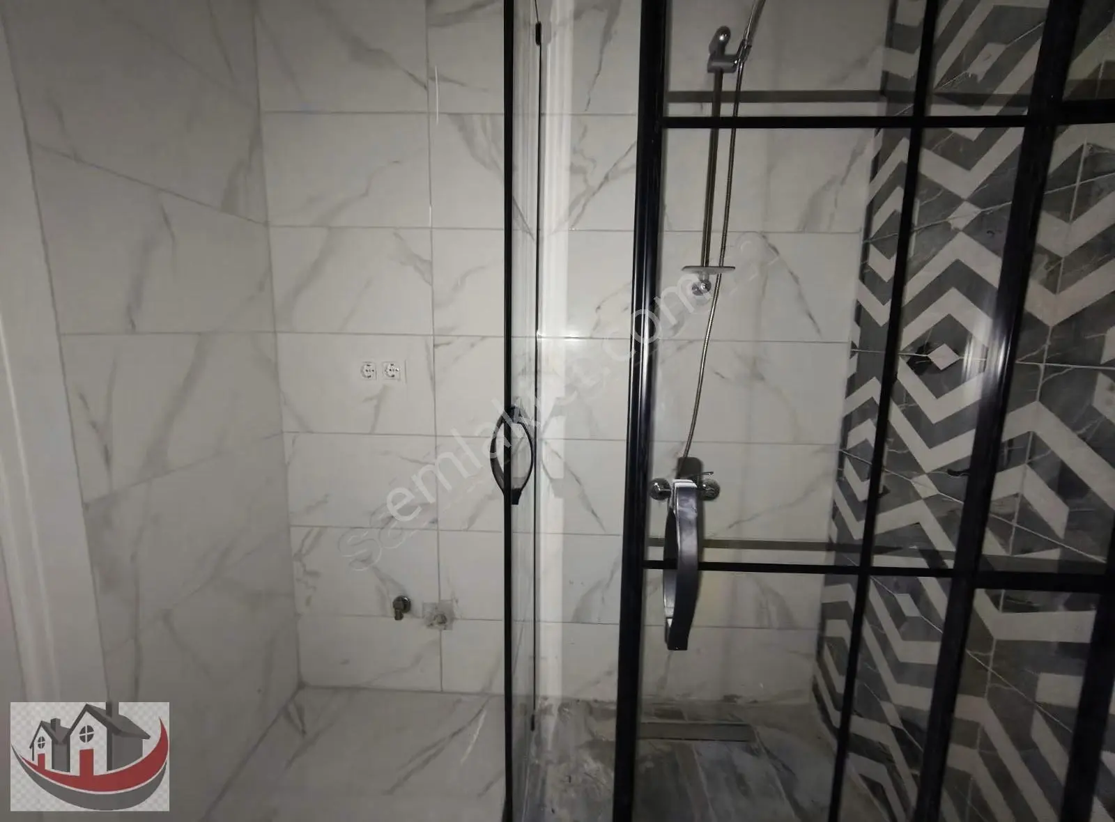 Güneyden Sıfır Ara Kat Ayrı Mutfakltapu Harcı Yok 2+1.80m2 Daire