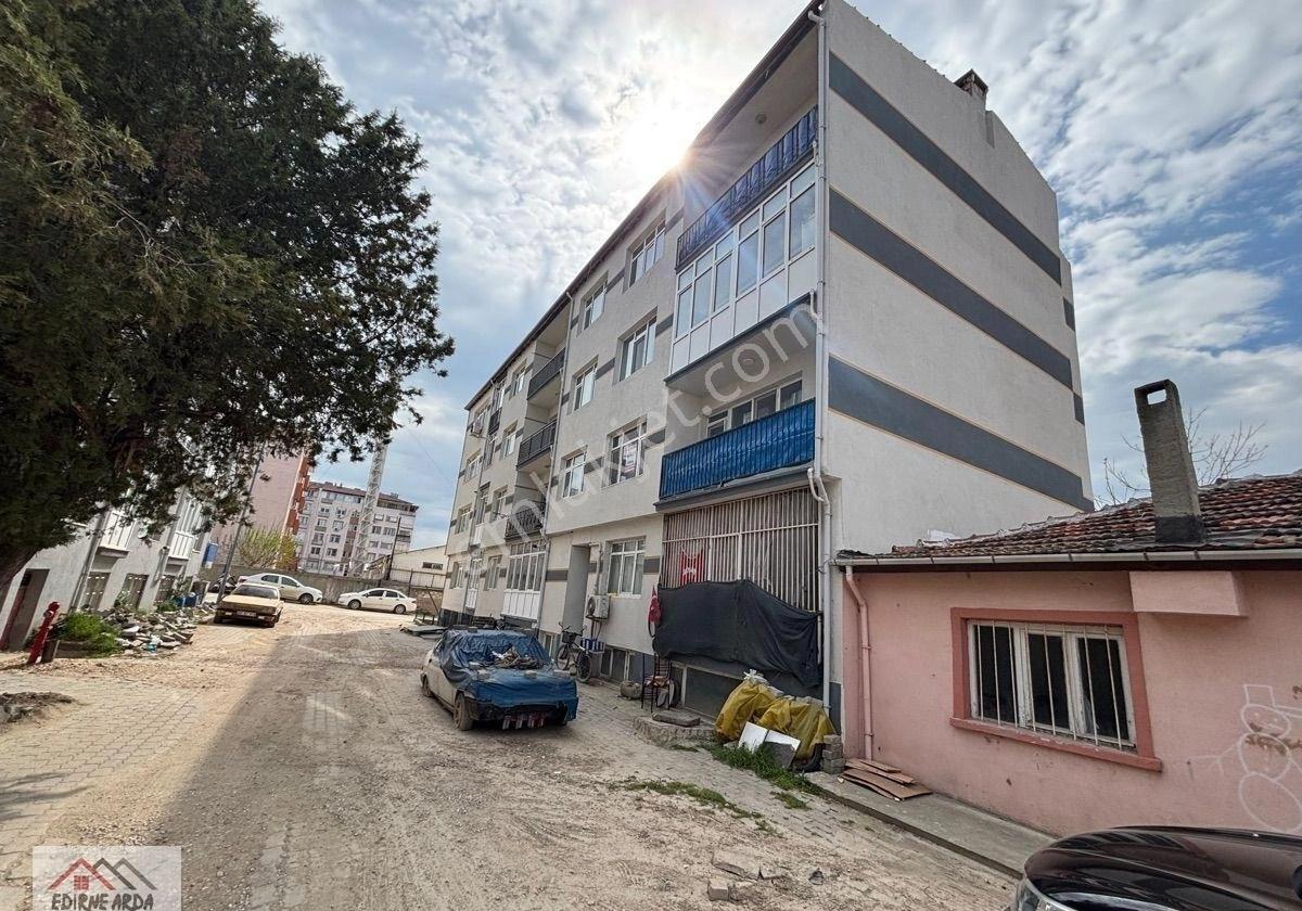 Arda Emlak Ofisinden Kaleiçi Askeri Lojmanlar Yakını Ara Kat İki Balkonlu Temiz Daire