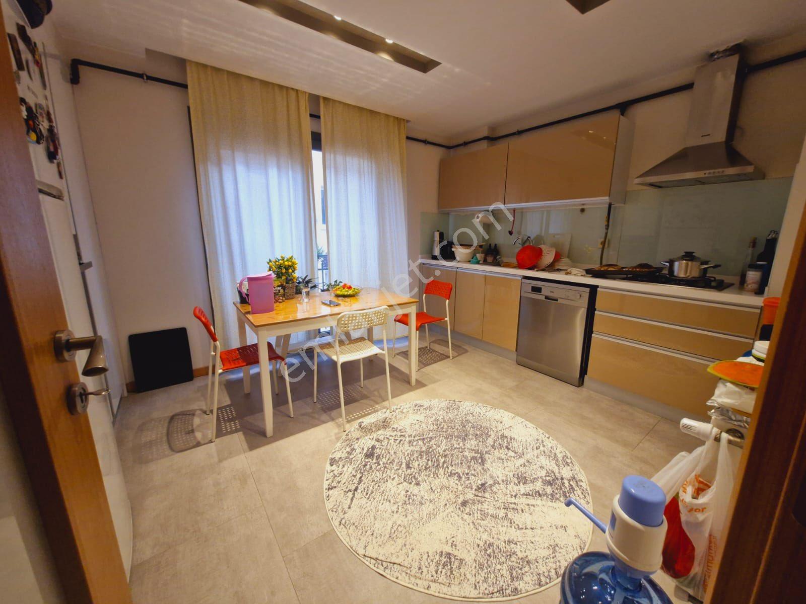 Metro Yakını 6yaşında Bina 3+1 130m2 Lüks Daire - Görsel 11