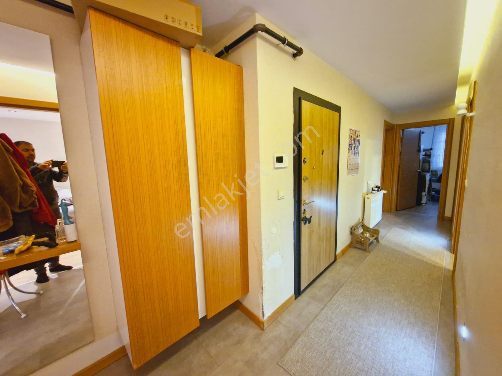 Metro Yakını 6yaşında Bina 3+1 130m2 Lüks Daire - Görsel 31