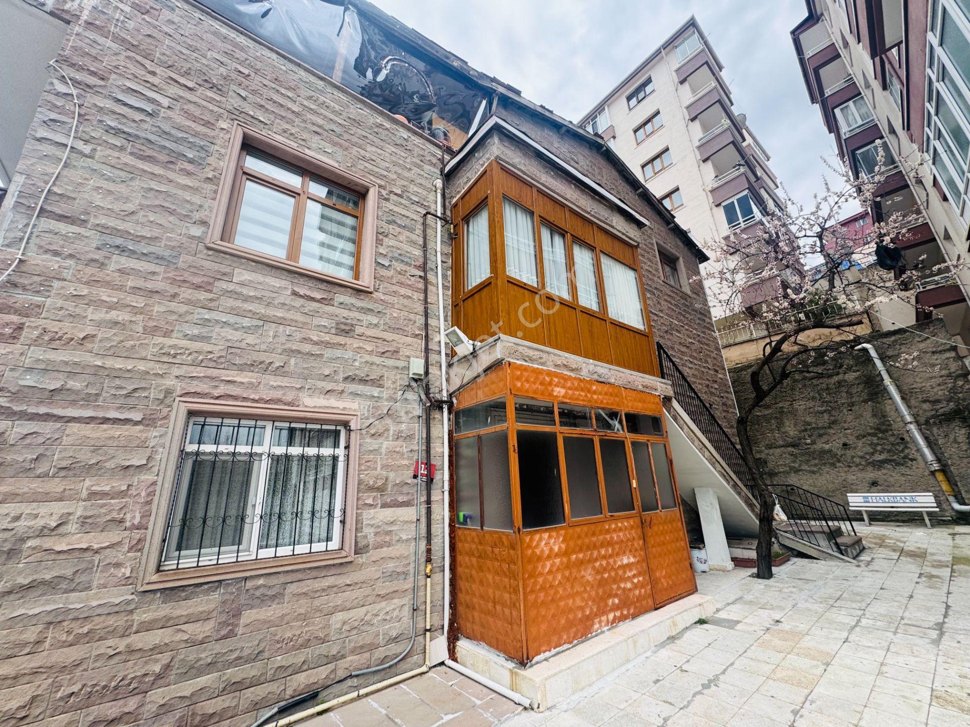 Şafakda Arsa Payı Büyük - 200m2 İskanlı Dubleks Satılık Daire
