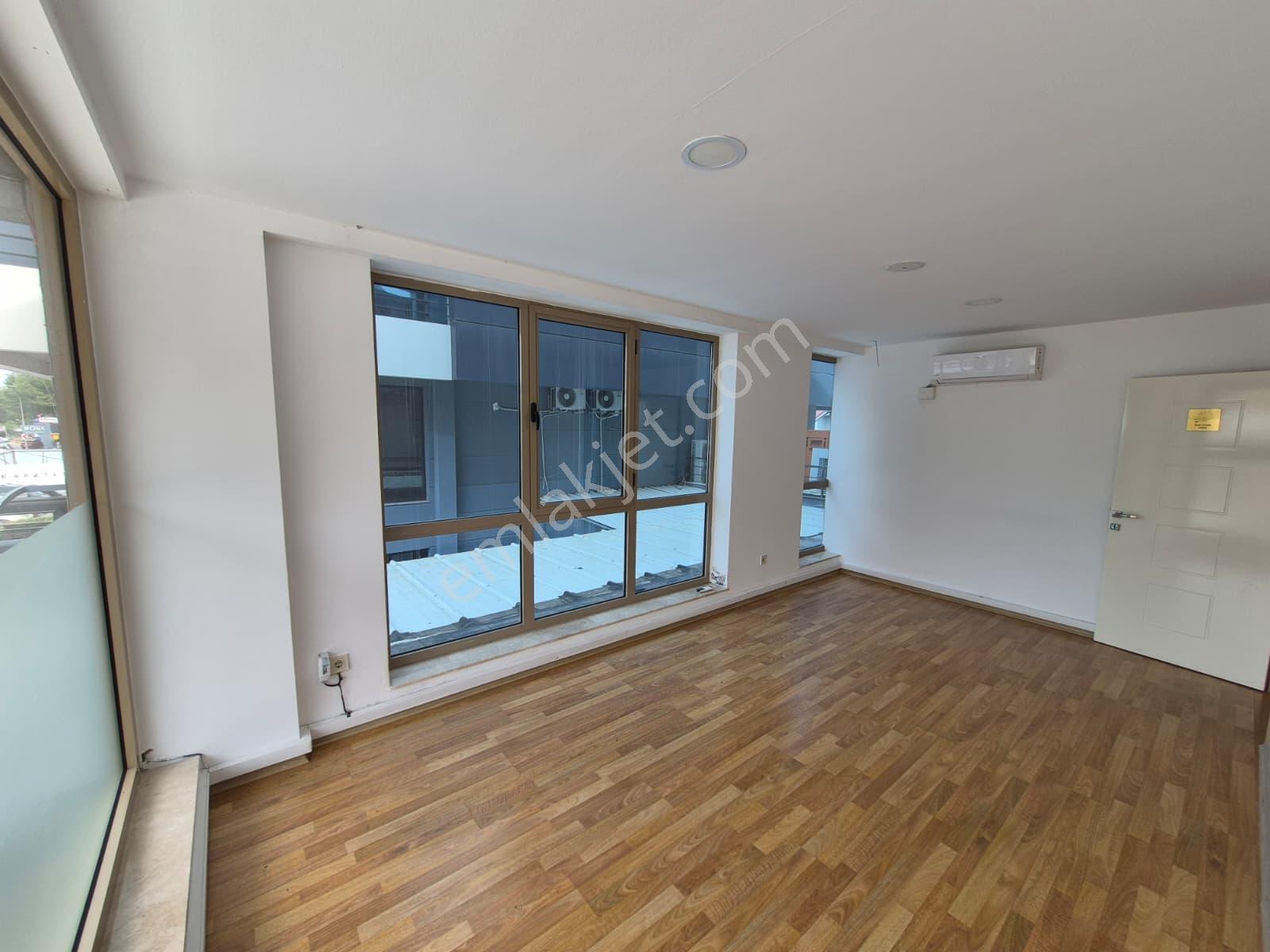 Barınaklar Bulvarı'nda Cadde Üstü Geniş Plaza Katı Kiralık Ofis - Görsel 19