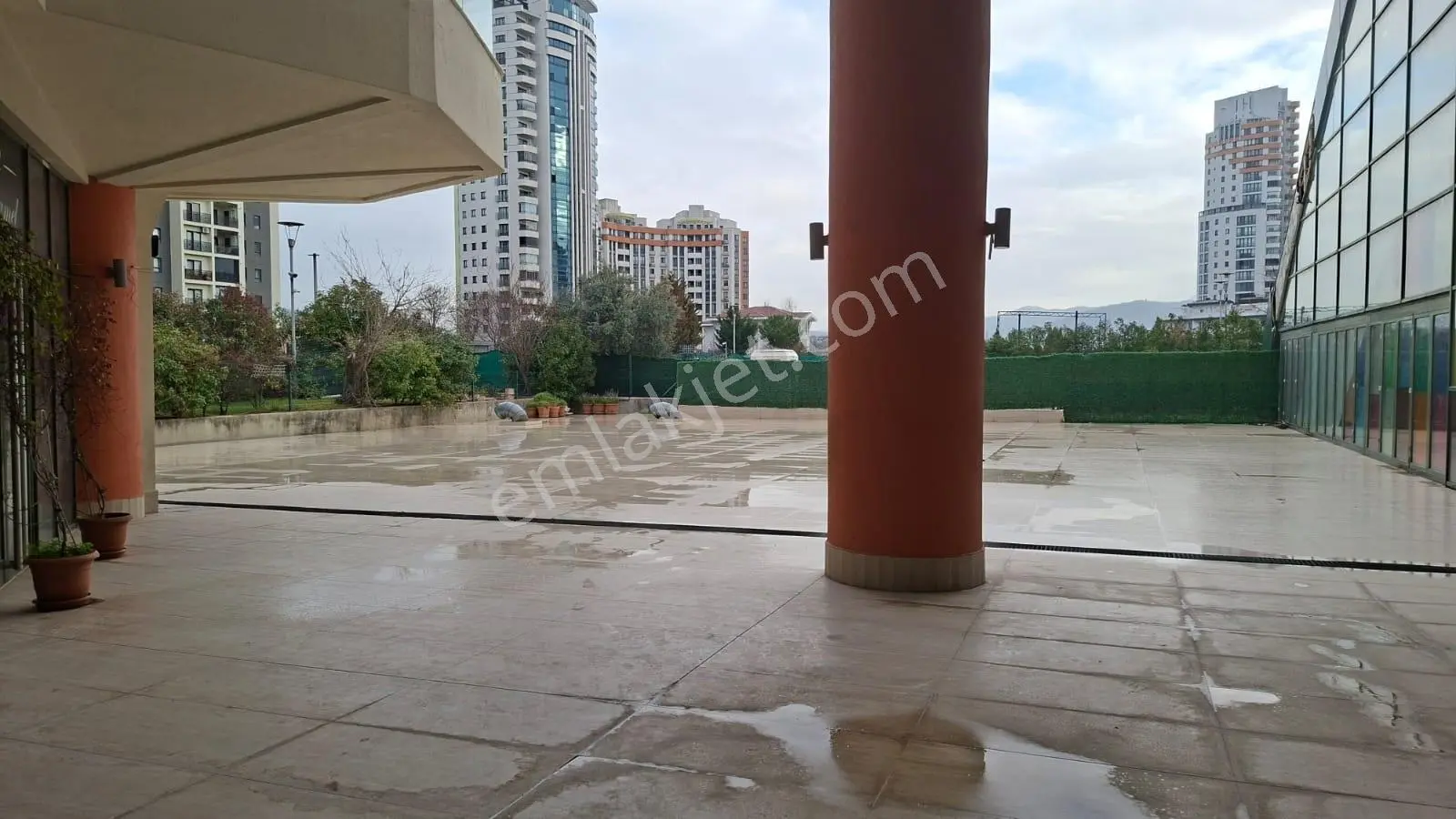 | Kiralık | Sinpaş | Bursa Modern | Mağaza | 300m² |