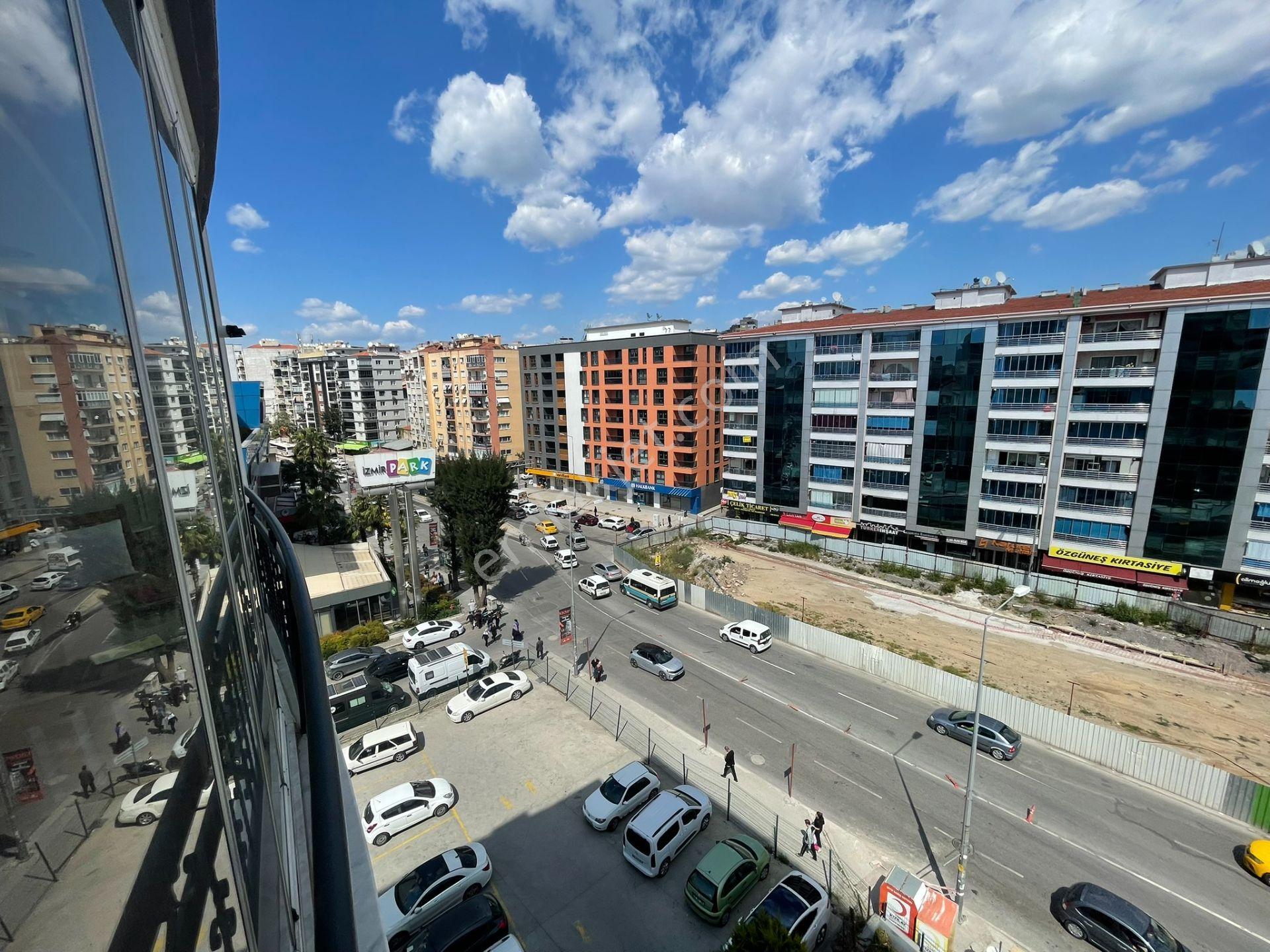 İzmir Güneşli Mahallesi Yağheneler Meydanında Geniş Daire! - Görsel 18