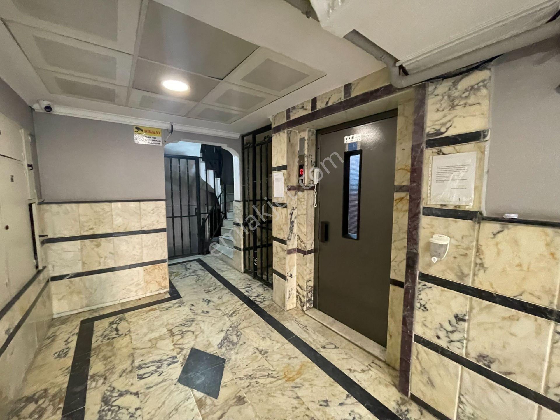 İzmir Güneşli Mahallesi Yağheneler Meydanında Geniş Daire! - Görsel 33