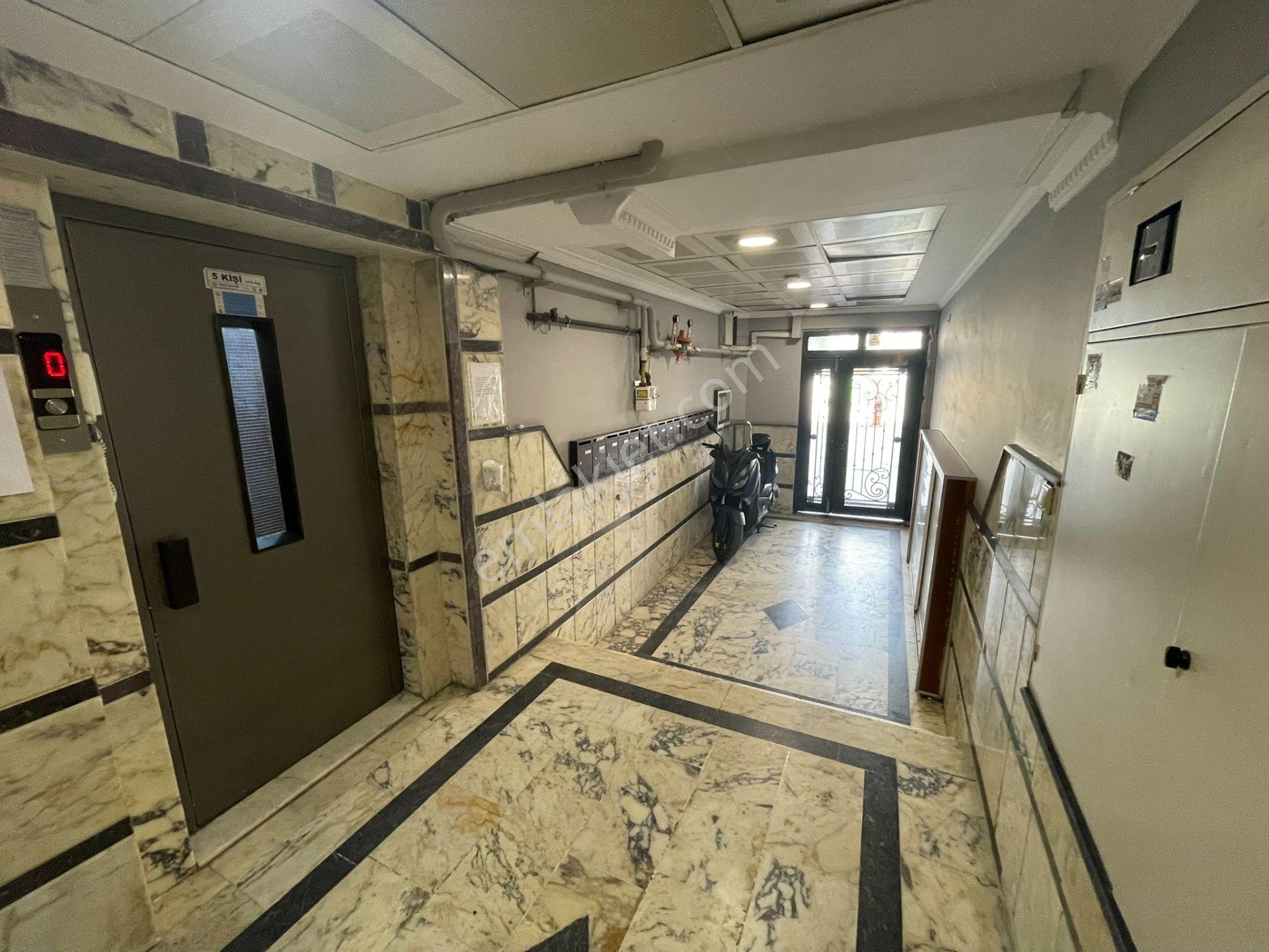 İzmir Güneşli Mahallesi Yağheneler Meydanında Geniş Daire! - Görsel 34