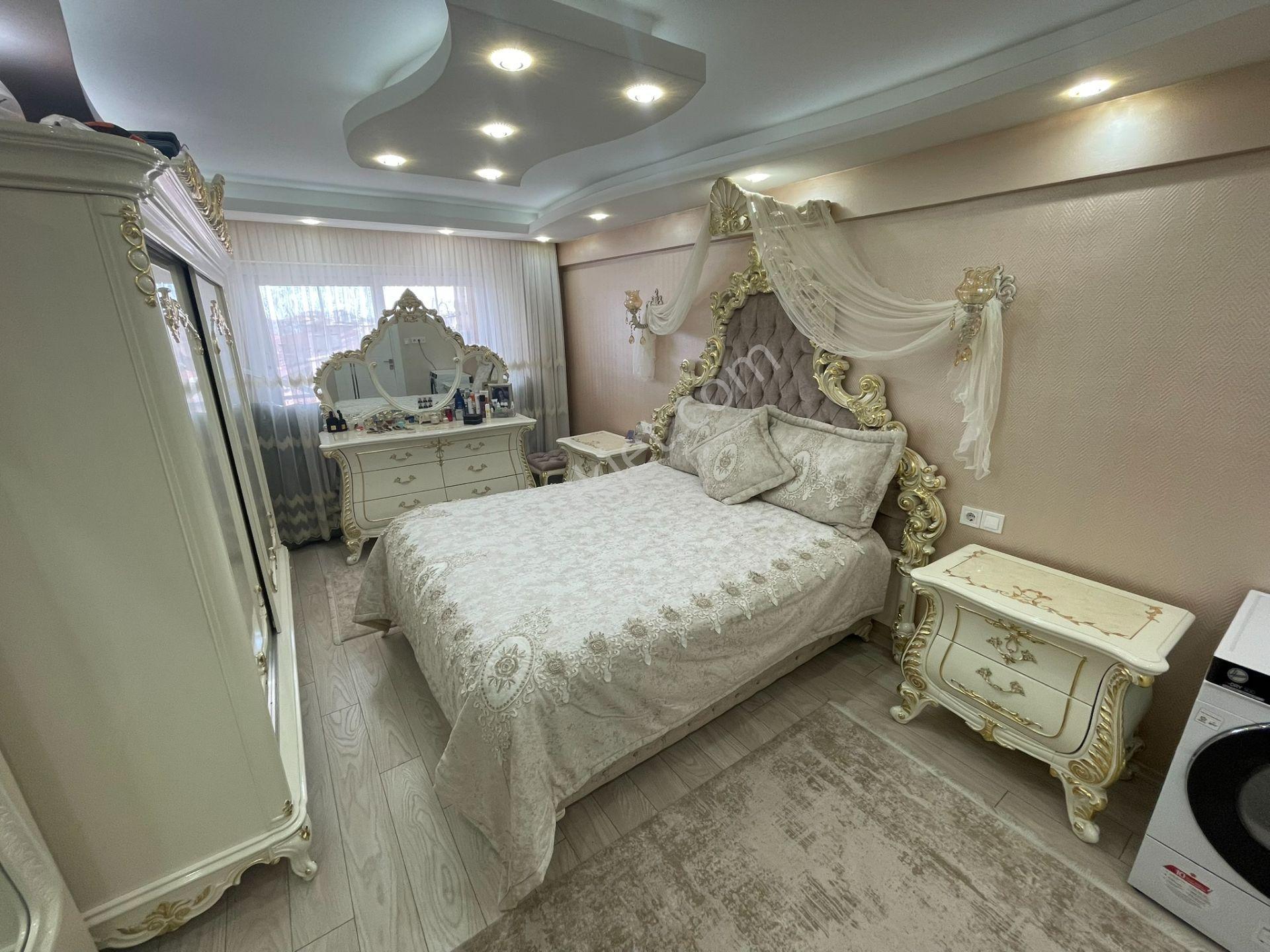 İzmir Güneşli Mahallesi Yağheneler Meydanında Geniş Daire! - Görsel 28