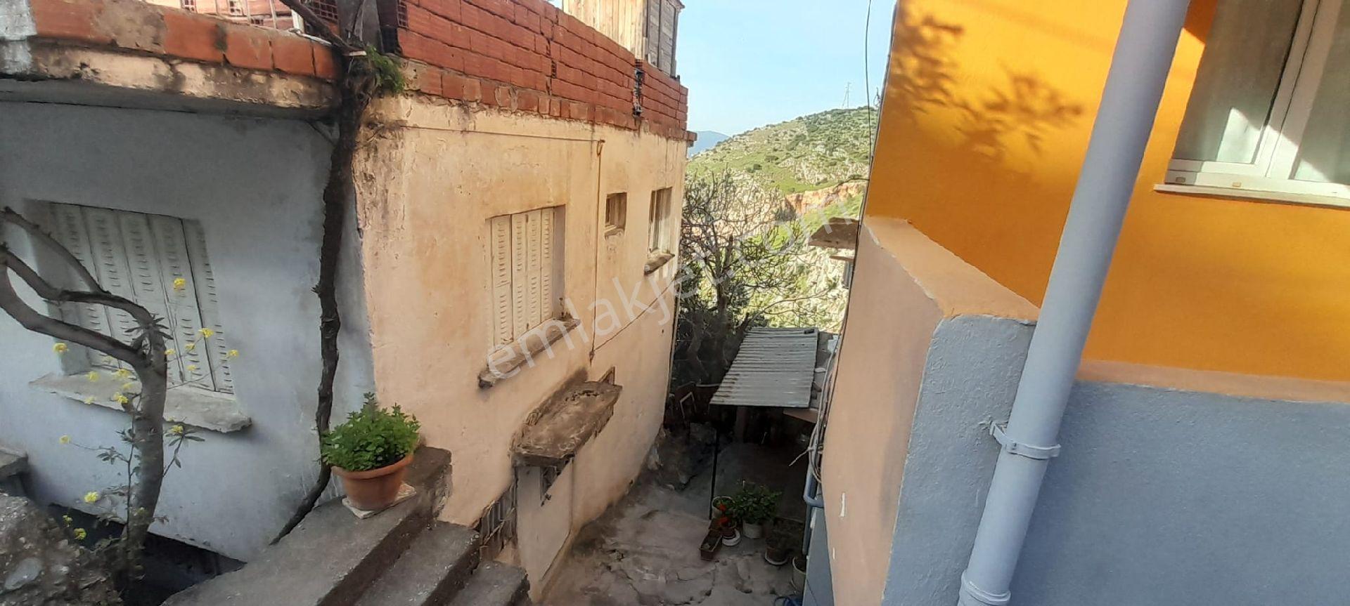 Bornova/altındağ Da Satılık 254 M2 Üzerine Yapılı İki Katlı Müstakil Ev - Görsel 3