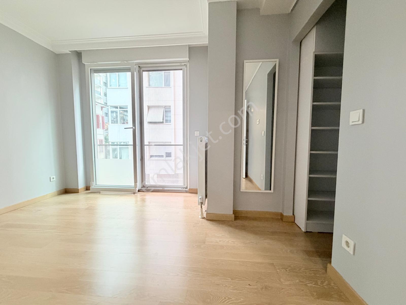 Erenköy'de Divanın Sokağında Prestijli Binada Kaçırılmaz Fırsat - Görsel 12