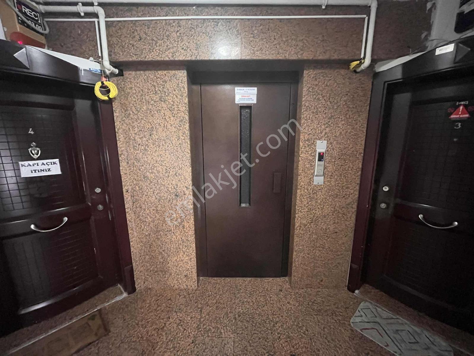 İzmir Yolu Cepheli Tabela Değeri Yüksek 200 M2 4+1 Ofis - Görsel 6