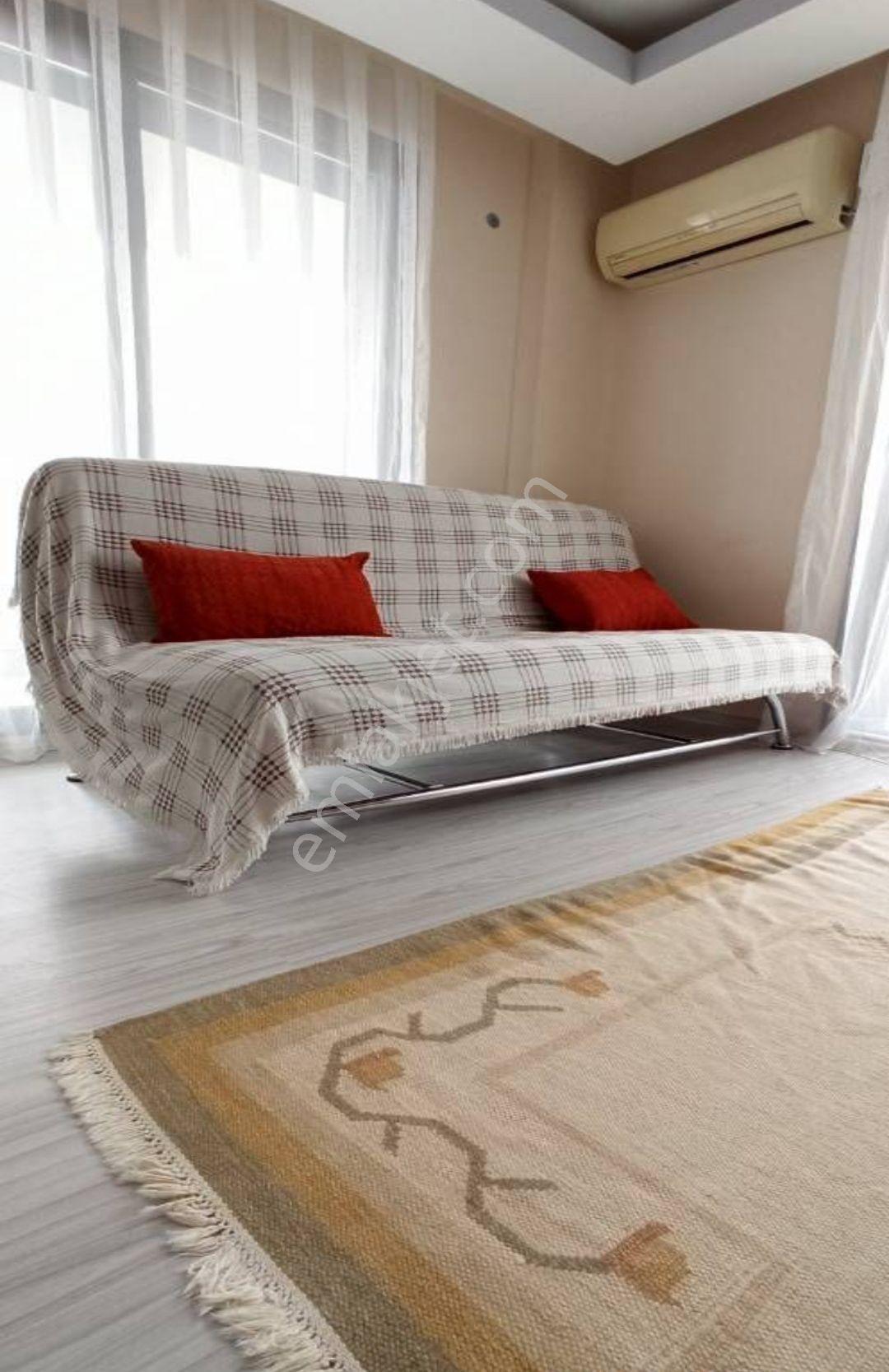 Yenifoça'da Sahibinden Sezonluk Kiralık 1+1 Daire - Görsel 3