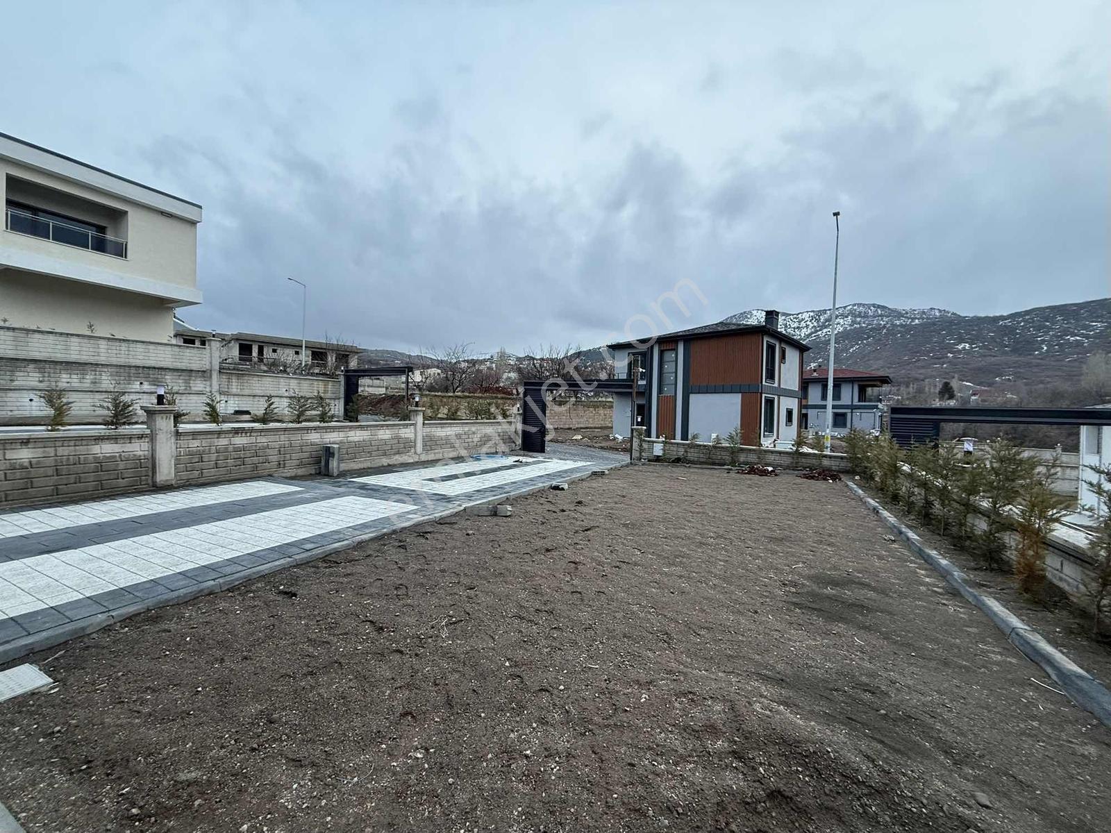 Hisarcık Mah Satılık Meskenli Bağımsız Arsa Paylı Eşyalı Villa - Görsel 13