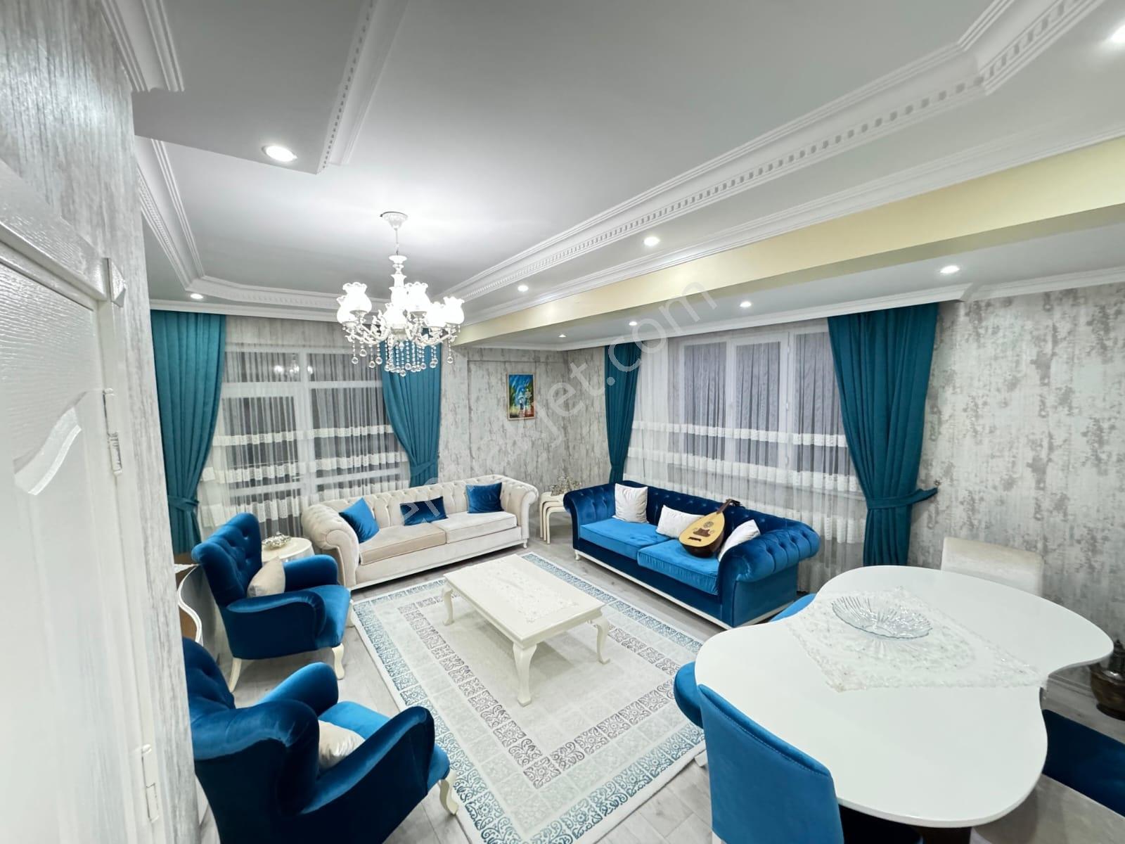 Akcami Konutları Karşısında 4+1 Arakat Satılık Daire