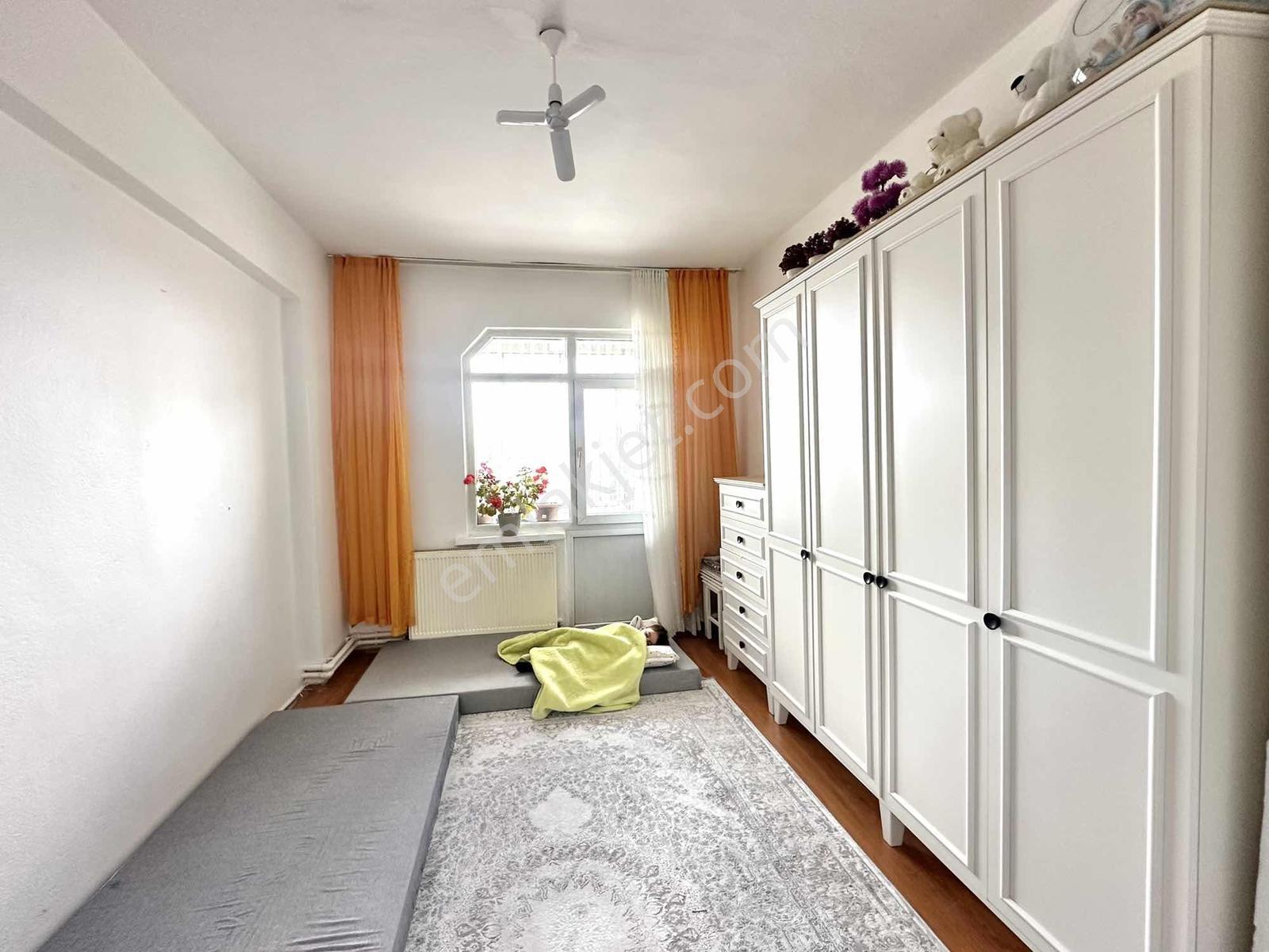 Topçu Okuluna Cephe Fırsat Ara Kat Odaları Bağımsız 3+1 Daire - Görsel 13