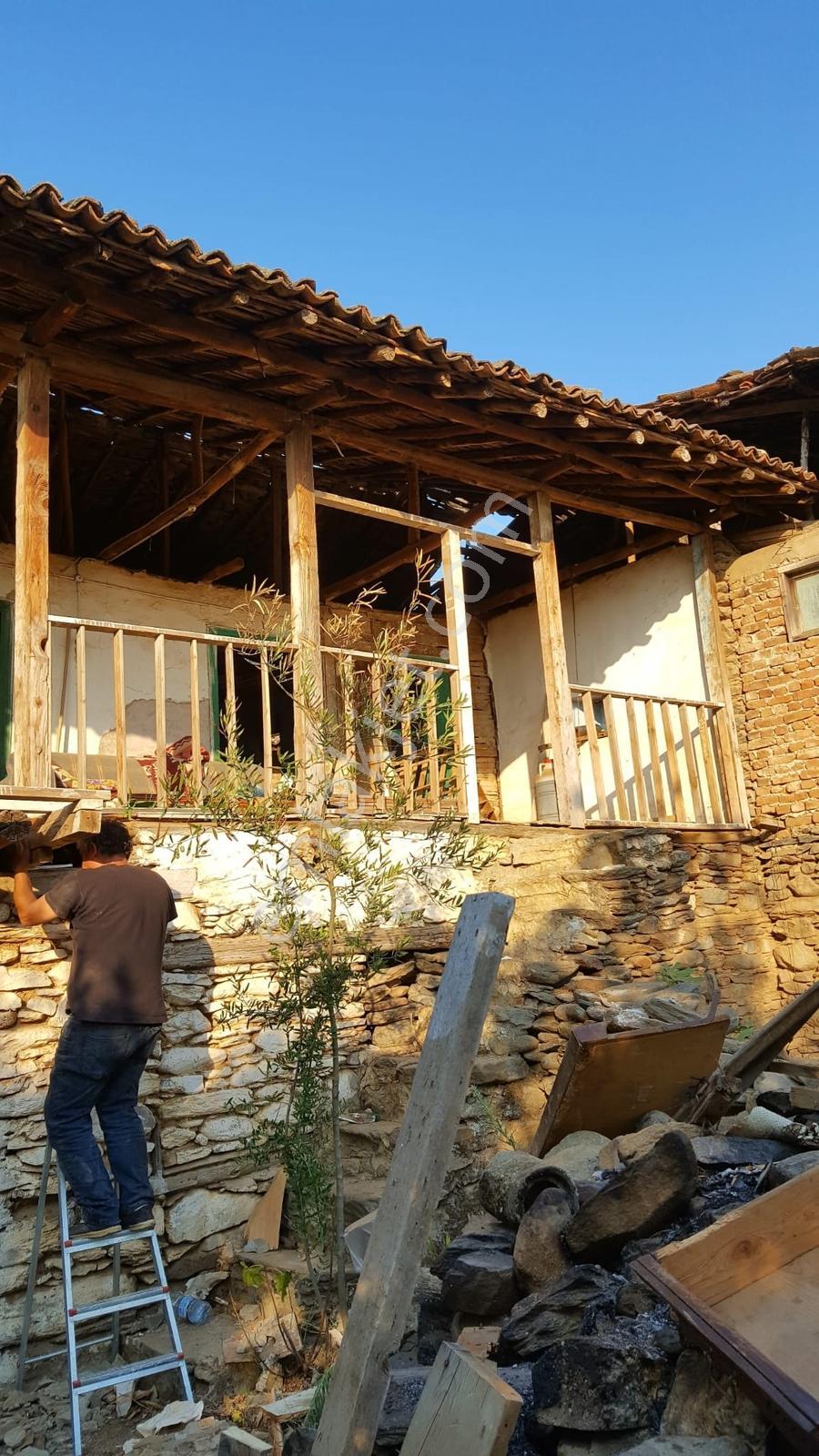 Ödemiş'te Müstakil Tarihi Taş Ev - Görsel 16