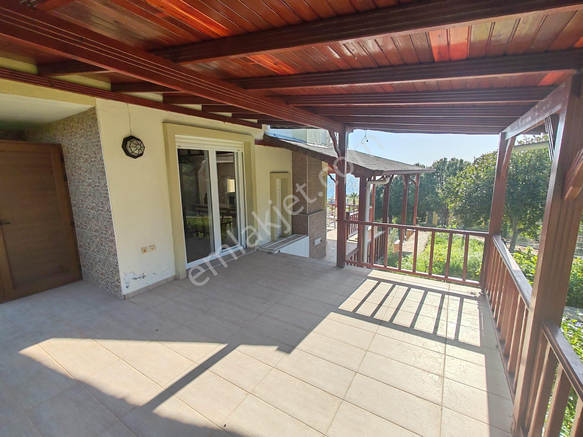 Seferihisar Atatürk Mahallesi Kiralık Deniz Manzaralı Lüx Villa - Görsel 4