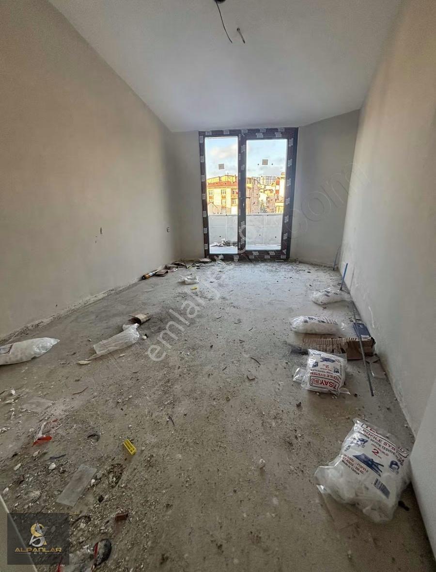 Söğütlüçeşme Cadde Üzeri 2+1 Satılık 75m2 4.üncü Kat Daire