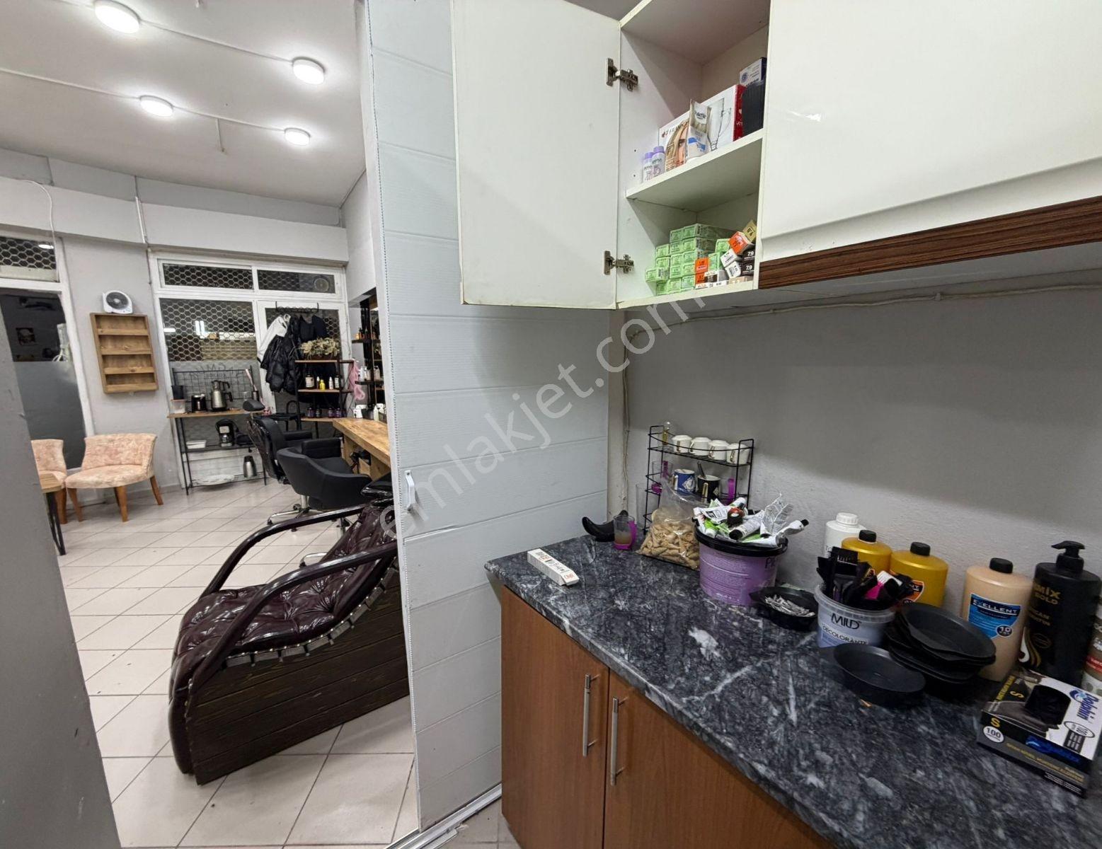 Karşıyaka Fikri Altay Mah. Devren Kiralık Bayan Kuaför - Görsel 2