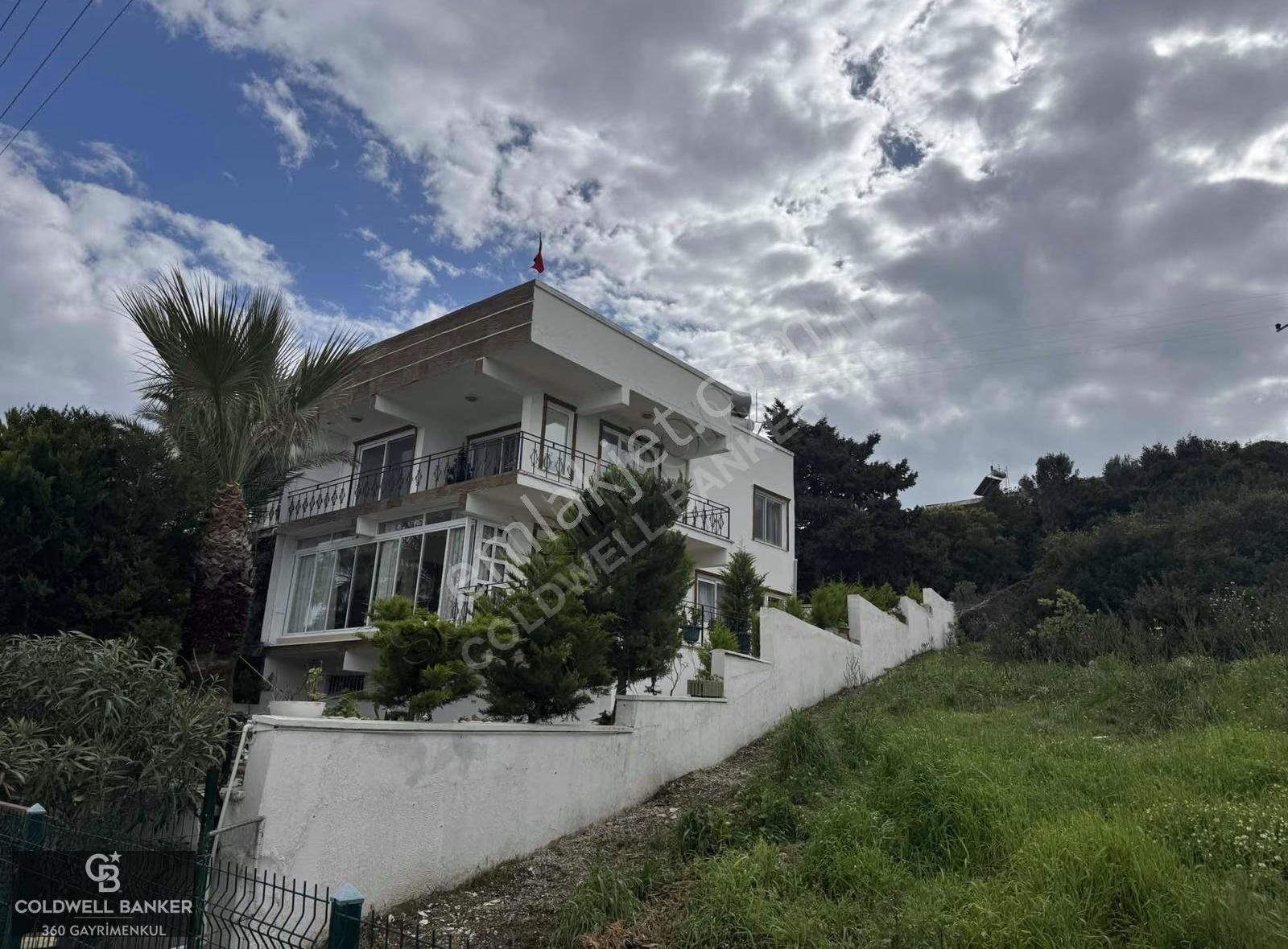 Sığacık'ta Full Deniz & Marina Manzaralı, Geniş Teraslı Villa - Görsel 16