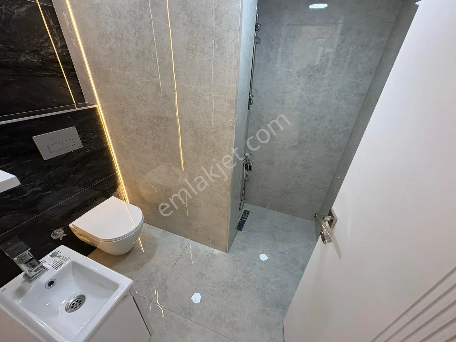 **vadi Manzaralı Ultra Lüks Ara Kat 3+1+2 Banyolu Güney Cephe - Görsel 5