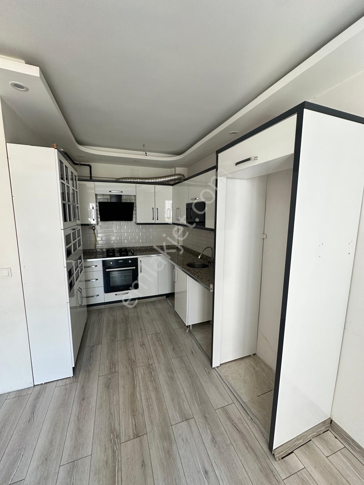 Zeki Emlak'tan Muradiye Mahallesinde 2+1 Ara Kat Kiralık Daire - Görsel 4