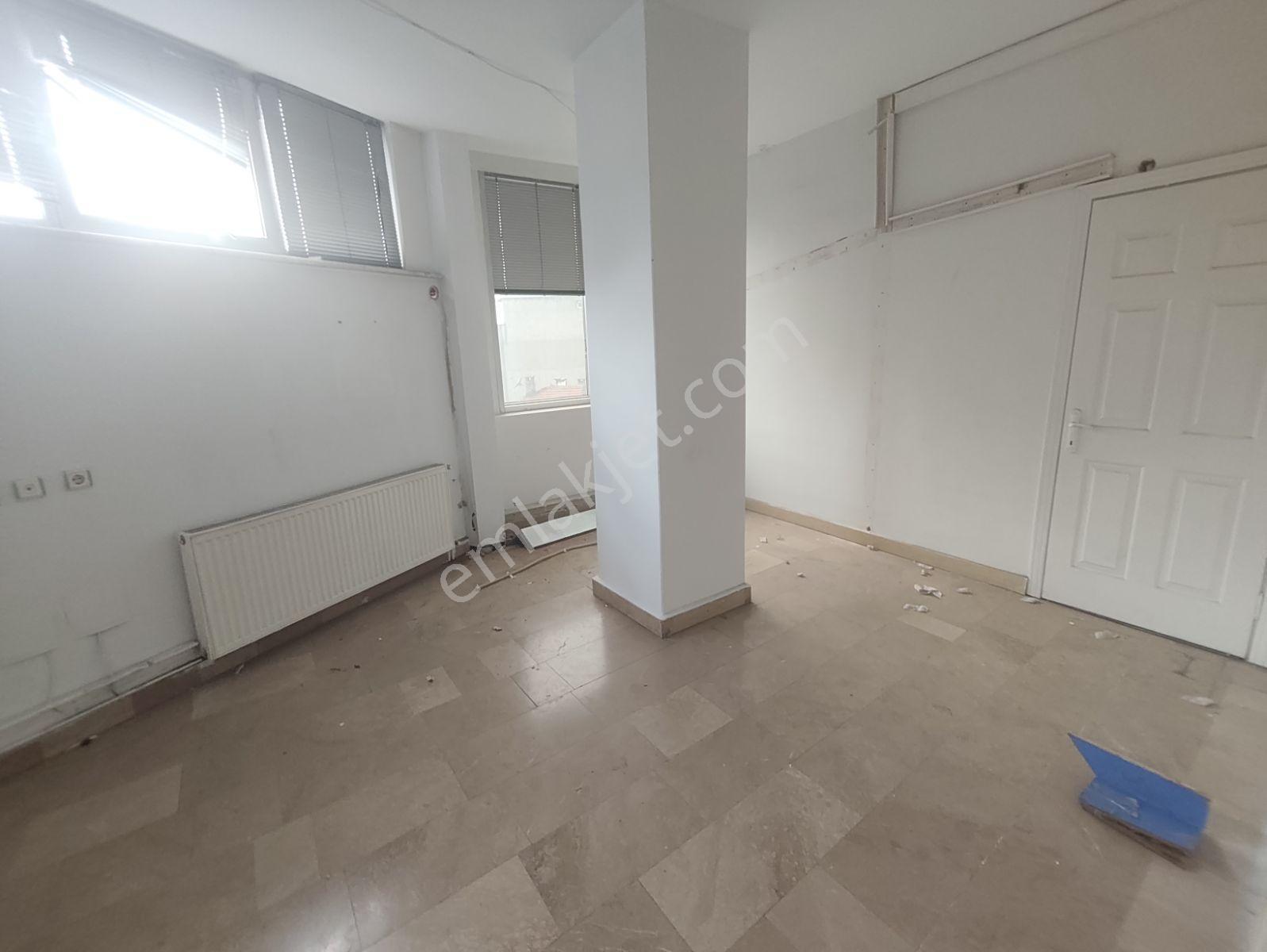 Enes Malik Toraman'dan Yenibosnada 850m2 Kiralık İmalathane Ofis - Görsel 19