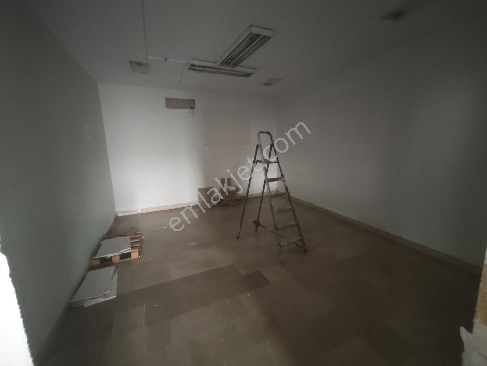 Enes Malik Toraman'dan Yenibosnada 850m2 Kiralık İmalathane Ofis - Görsel 28