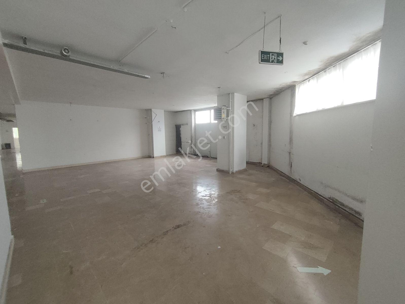 Enes Malik Toraman'dan Yenibosnada 850m2 Kiralık İmalathane Ofis - Görsel 2