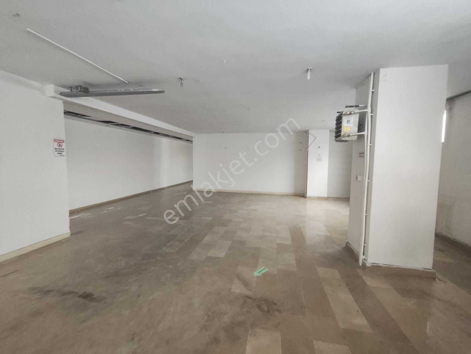 Enes Malik Toraman'dan Yenibosnada 850m2 Kiralık İmalathane Ofis - Görsel 3