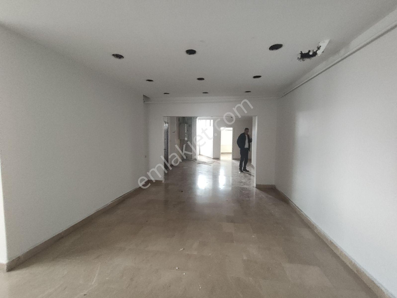 Enes Malik Toraman'dan Yenibosnada 850m2 Kiralık İmalathane Ofis - Görsel 13
