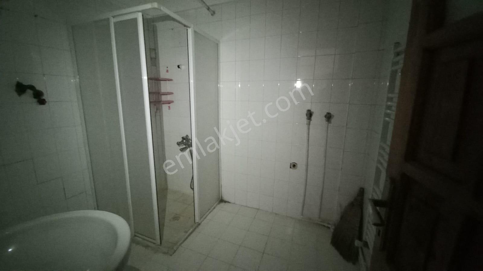 Girne Mahallesi'nde Kiralık 3+1 Daire - 100m² - Görsel 17