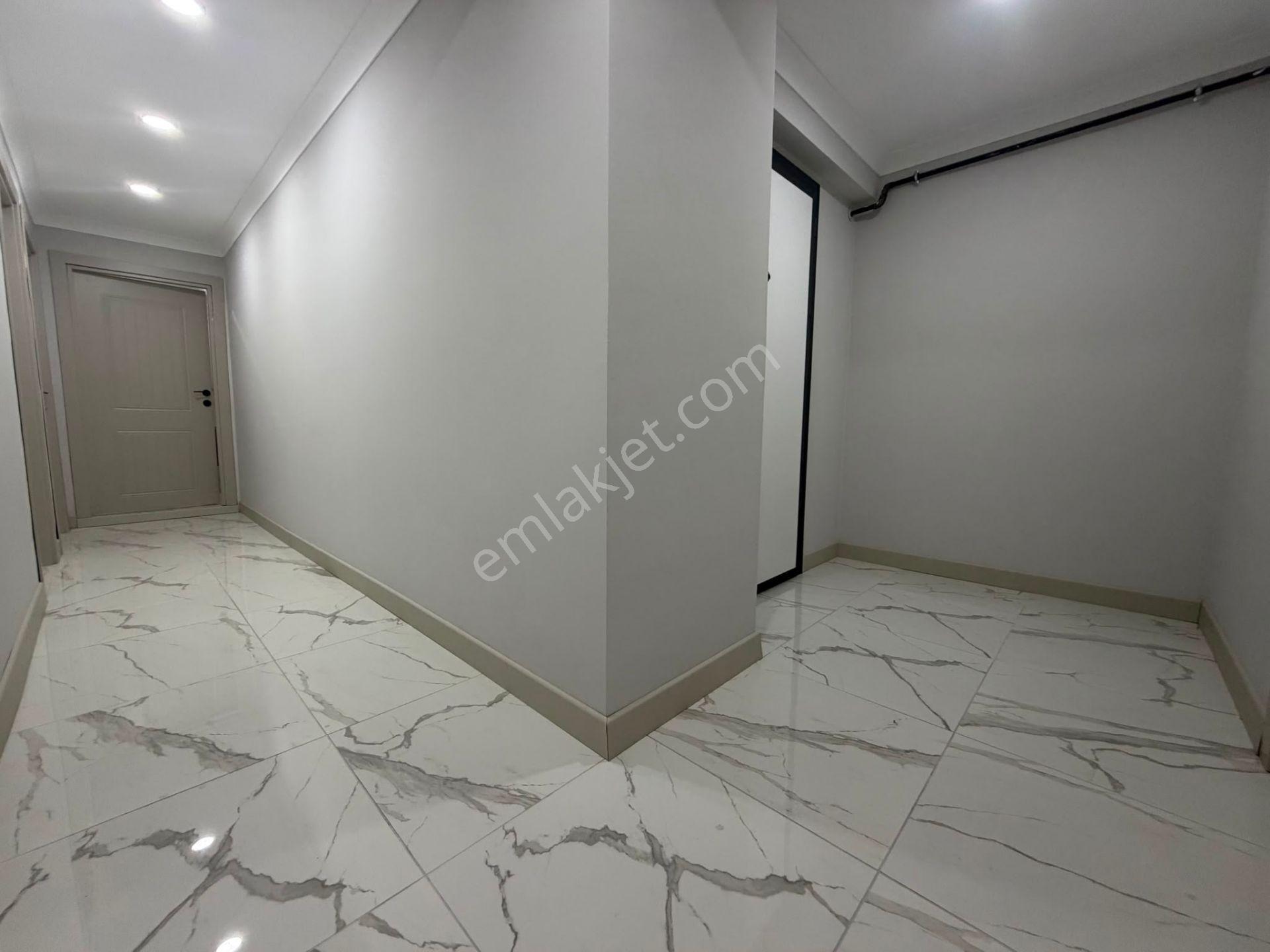 İstanbul House'dan B.evler'de Sıfır Binada 3+1 Ara Kat Daire - Görsel 24