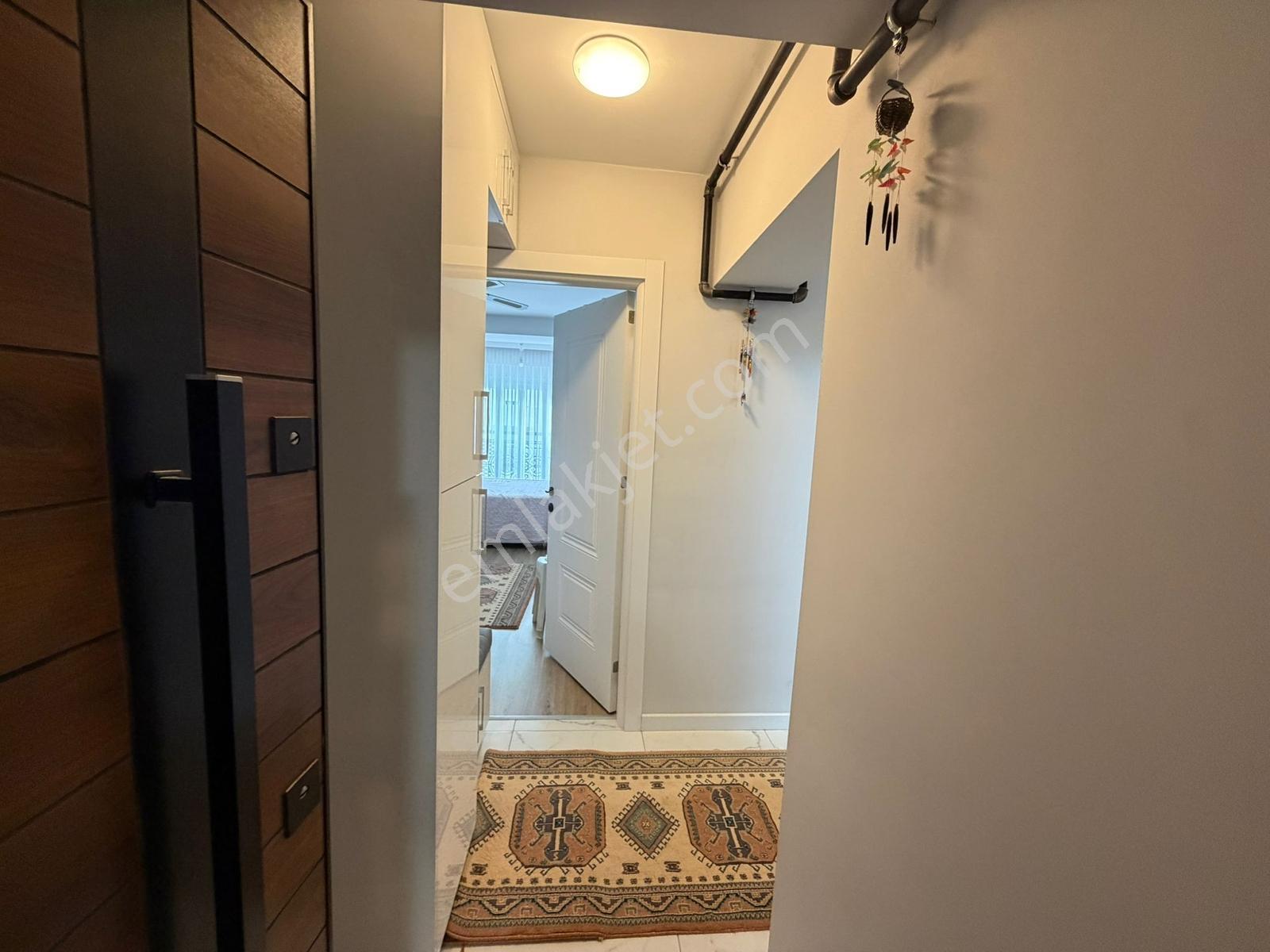 Karşıyaka Bahçelievlerde Merkezi Konumlu Satılık Ara Kat Daire - Görsel 13